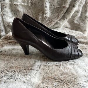 Alex Marie Dark Brown Open-Toe Low Heels Size 6